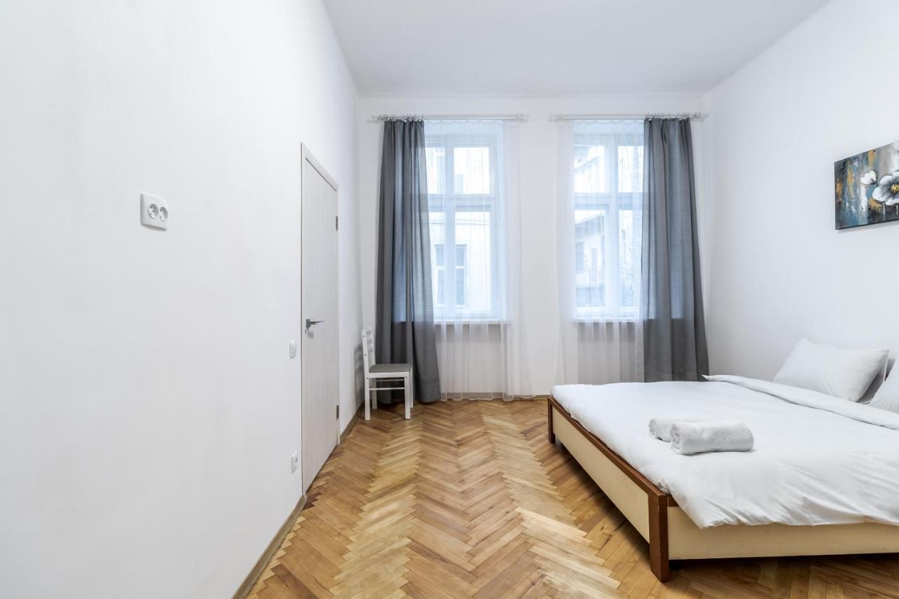 City Shalom Apartment リヴィウ エクステリア 写真