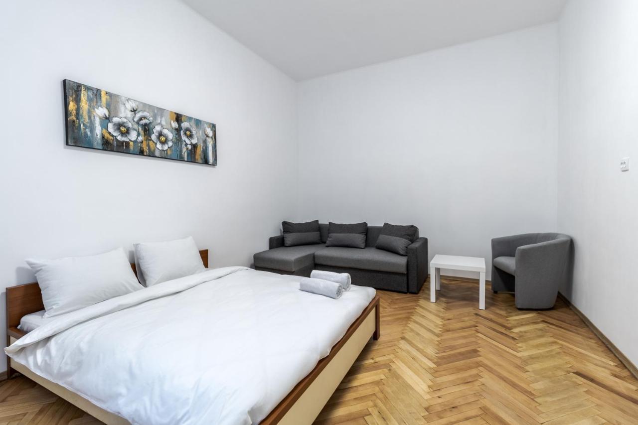 City Shalom Apartment リヴィウ エクステリア 写真