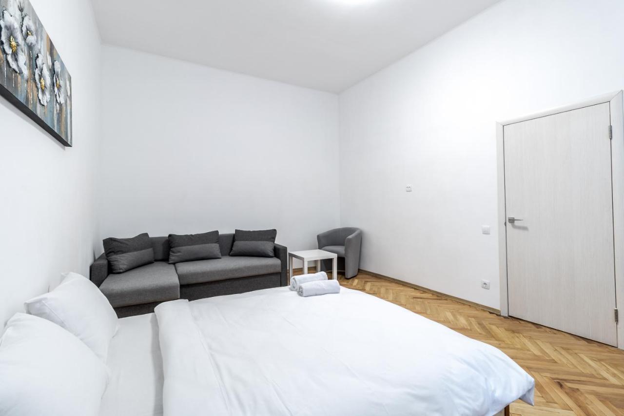 City Shalom Apartment リヴィウ エクステリア 写真